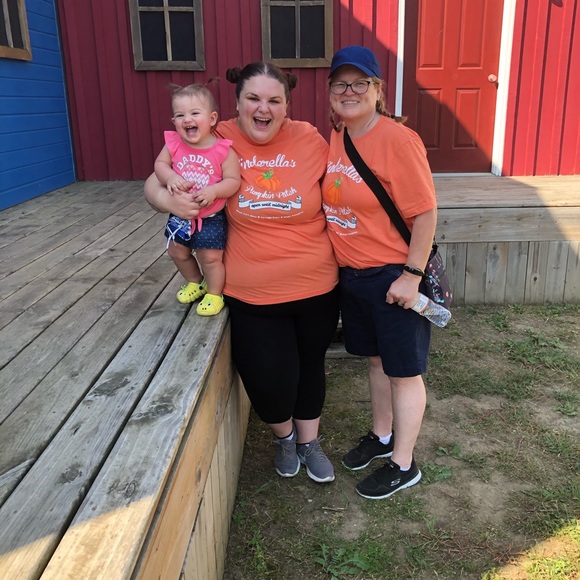 Meet your Posher, Becka - Picture 3 of 3